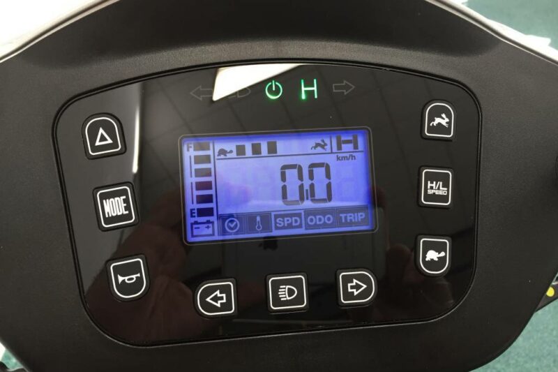 drive bluster scootmobiel met digitaal display
