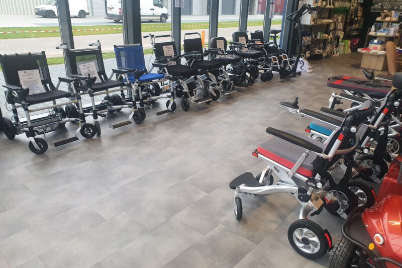 de lichtste opvouwbare elektrische rolstoelen winkel