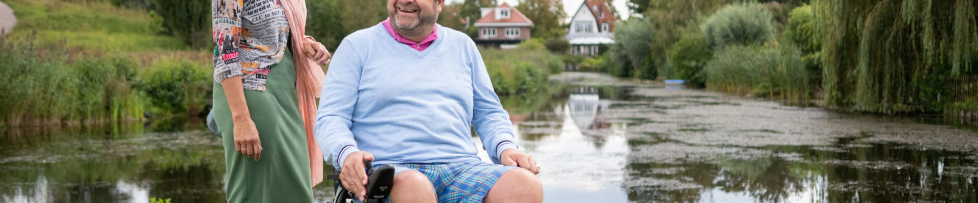 Opvouwbare elektrische rolstoel huren