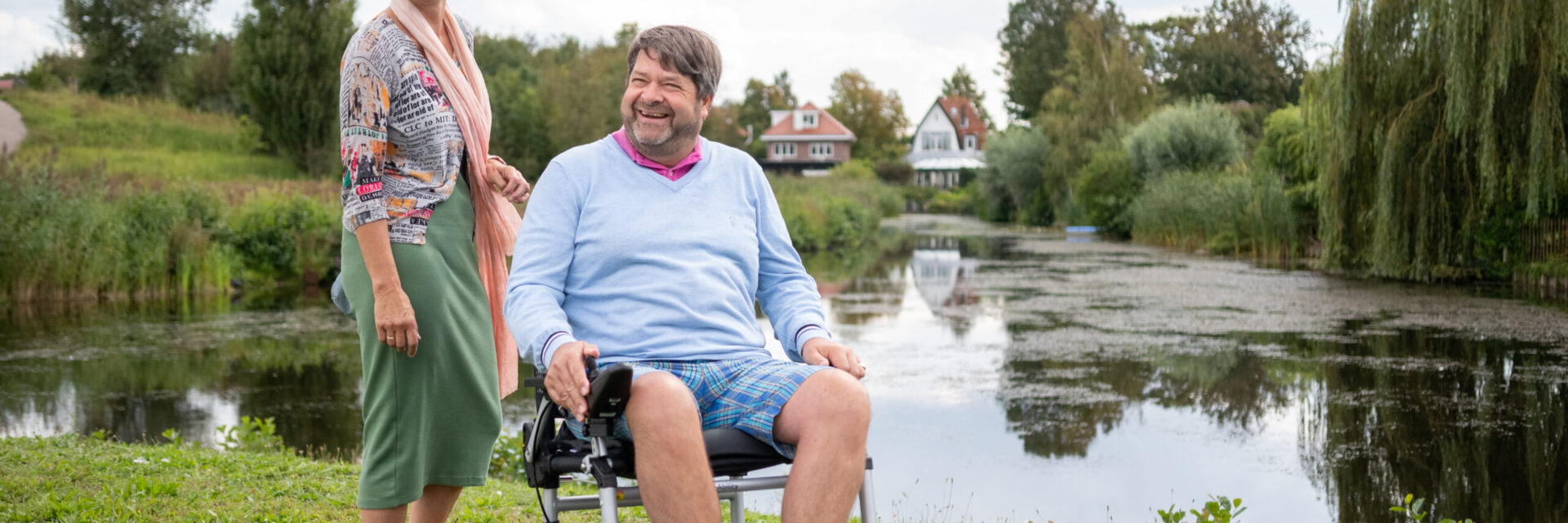 Opvouwbare elektrische rolstoel huren