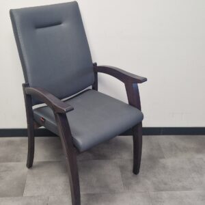 Senioren Eetkamerstoel Hoge Gevormde Rugleuning - Model 7066