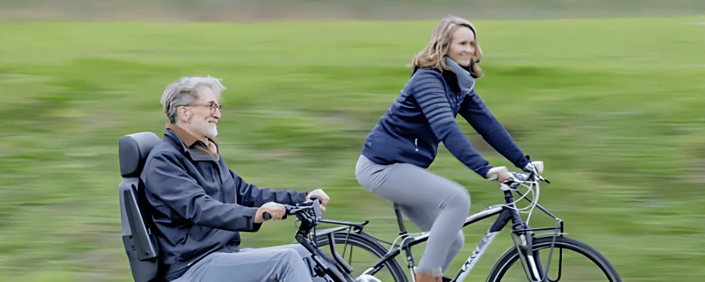 samen fietsen met de scootmobiel
