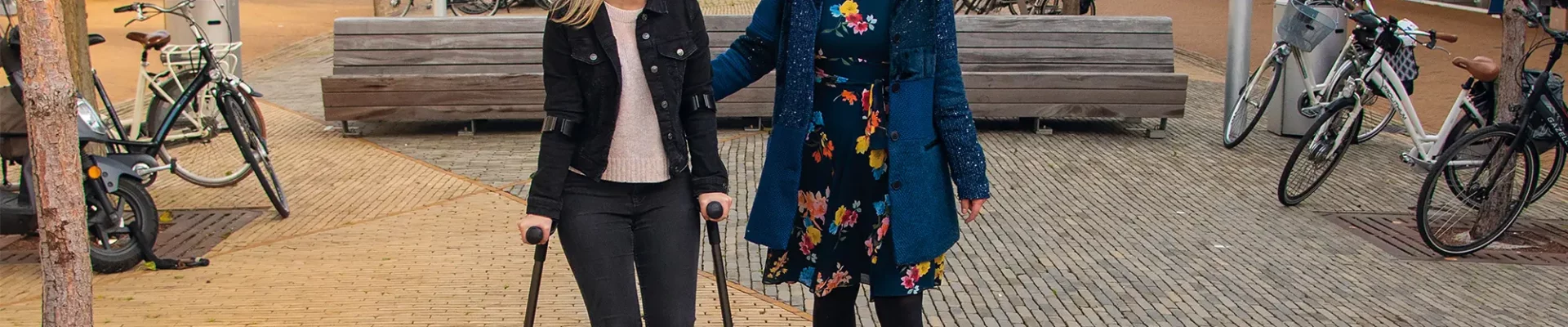 elleboogkrukken in gebruik