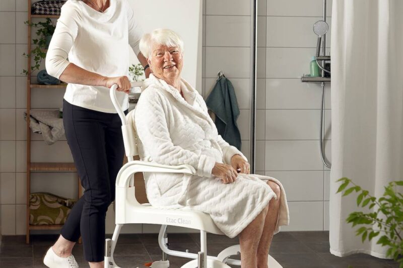 douche & toiletstoel op wielen