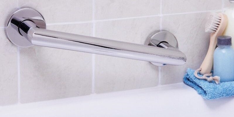 steun aan de muur douche